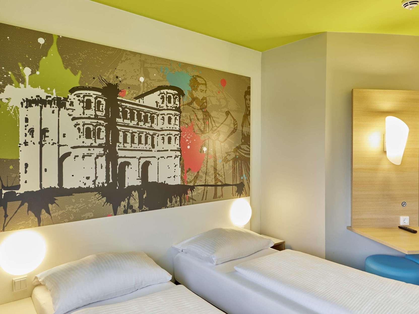 Standard, Twin Beds
