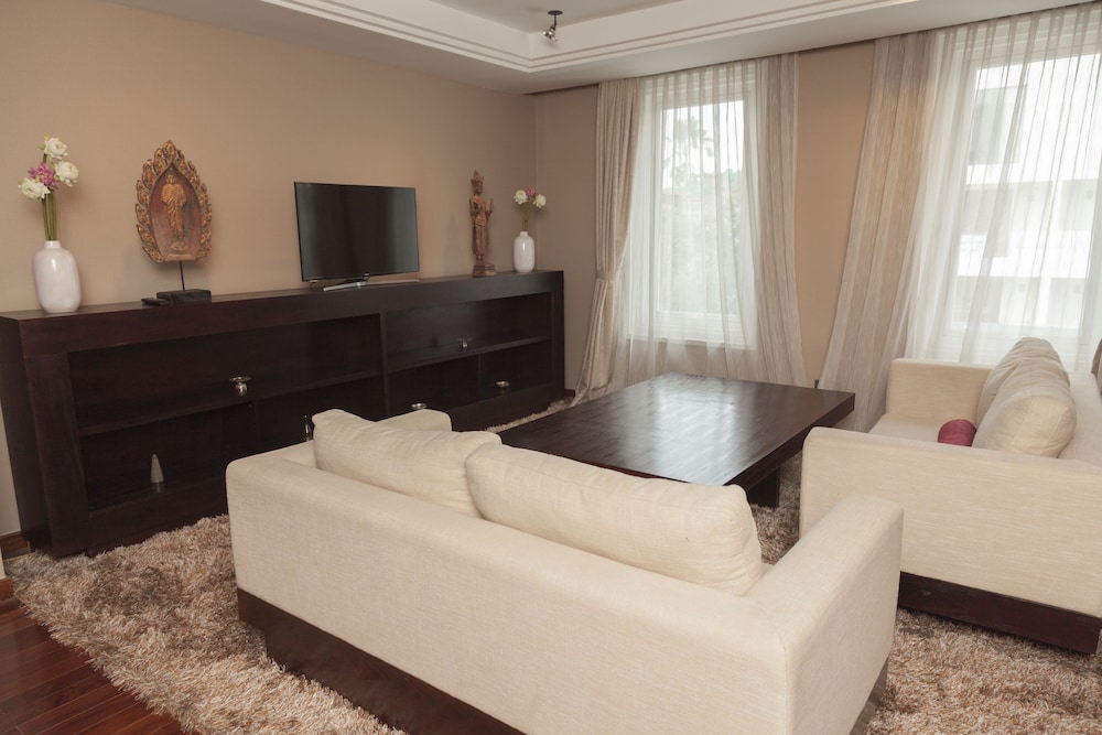 Arunreas Hotel 26/49
