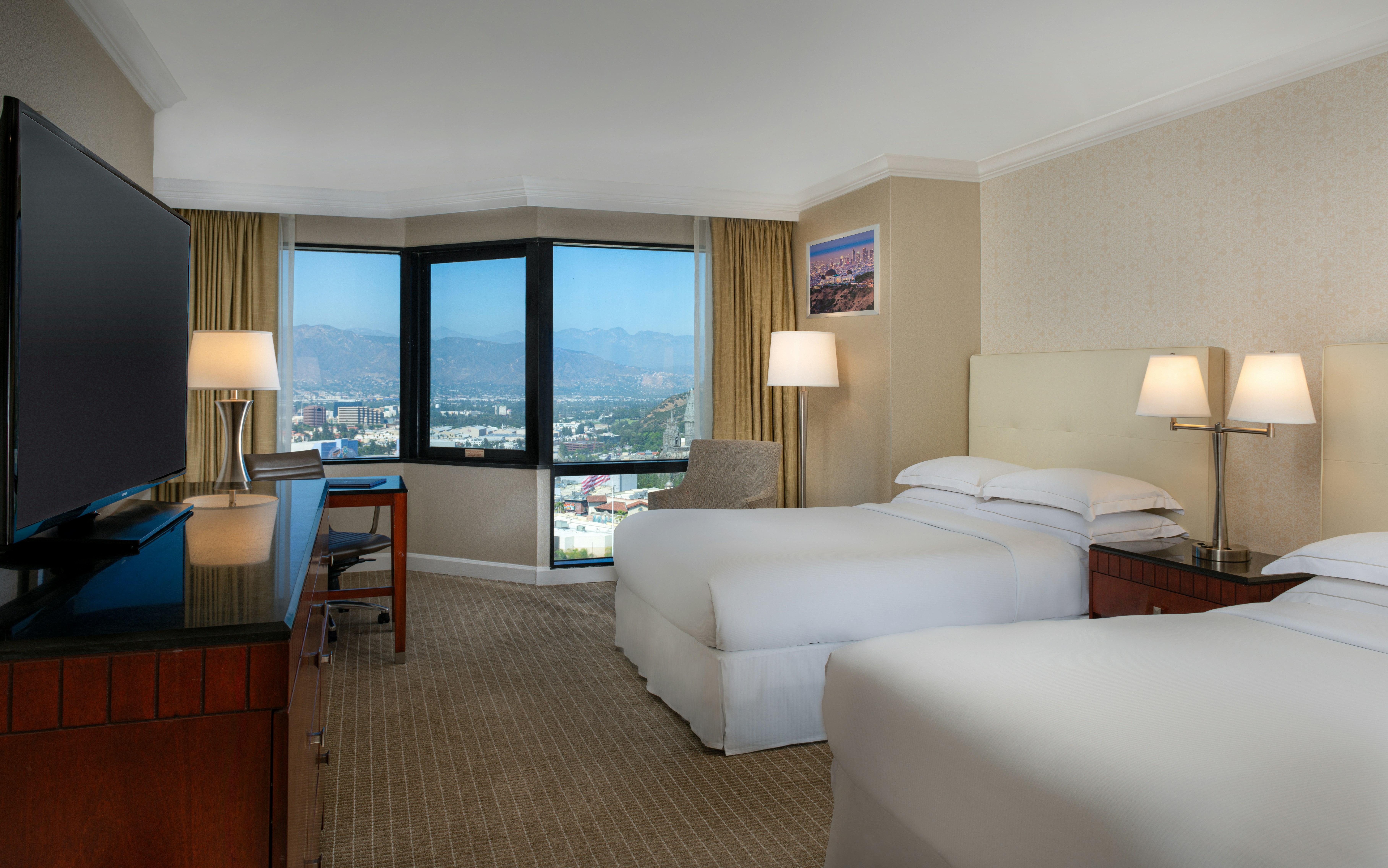 Universal, 2 Double Beds, Executive Level