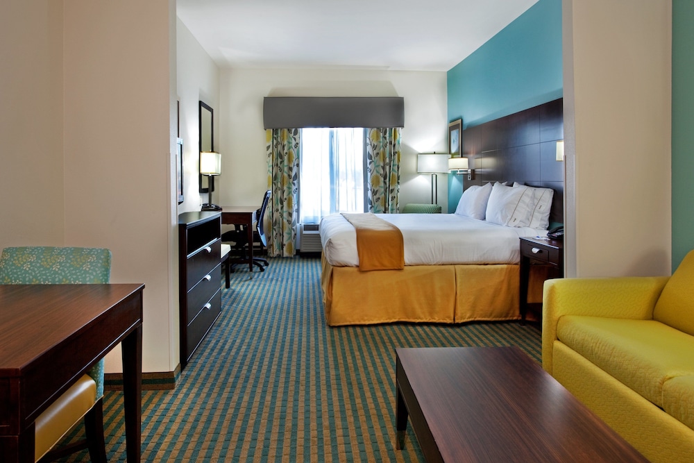 Holiday Inn Express Hotel and Suites Picayune-Stennis Space Cntr 46/68