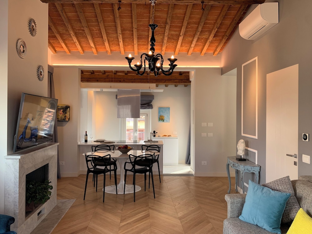 Kairos by Florence Art Apartments 64/74
