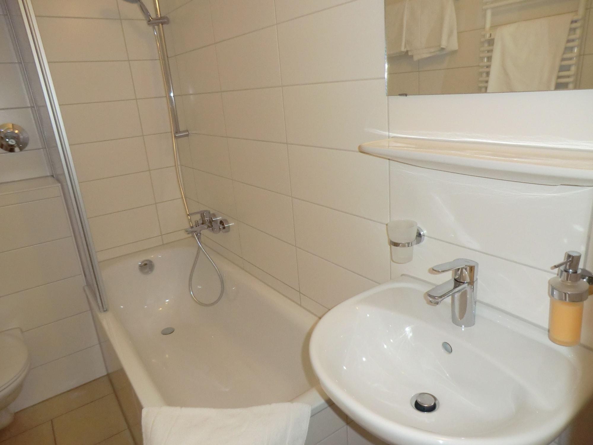 غرفة ثلاثية، Hotel Pension Haydn 5/5