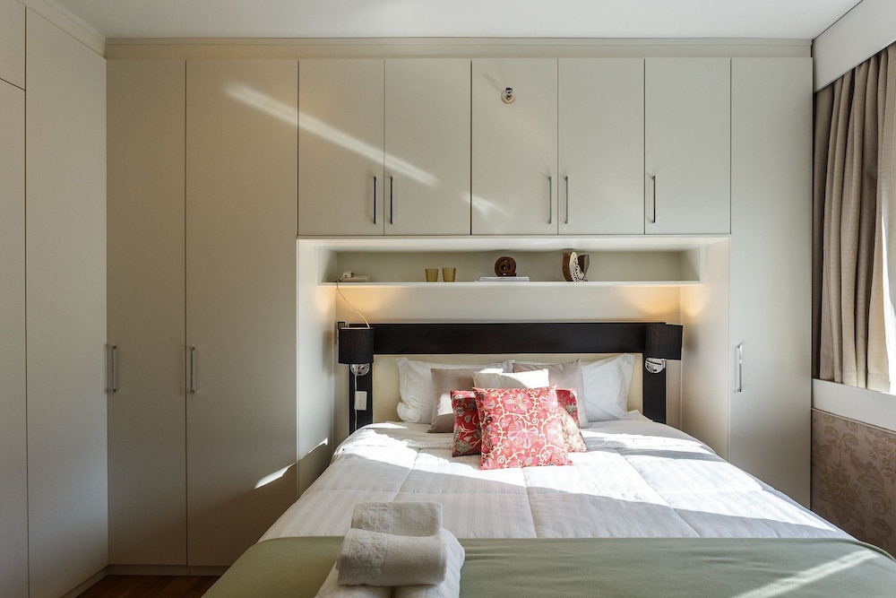 Apartment, King Bed