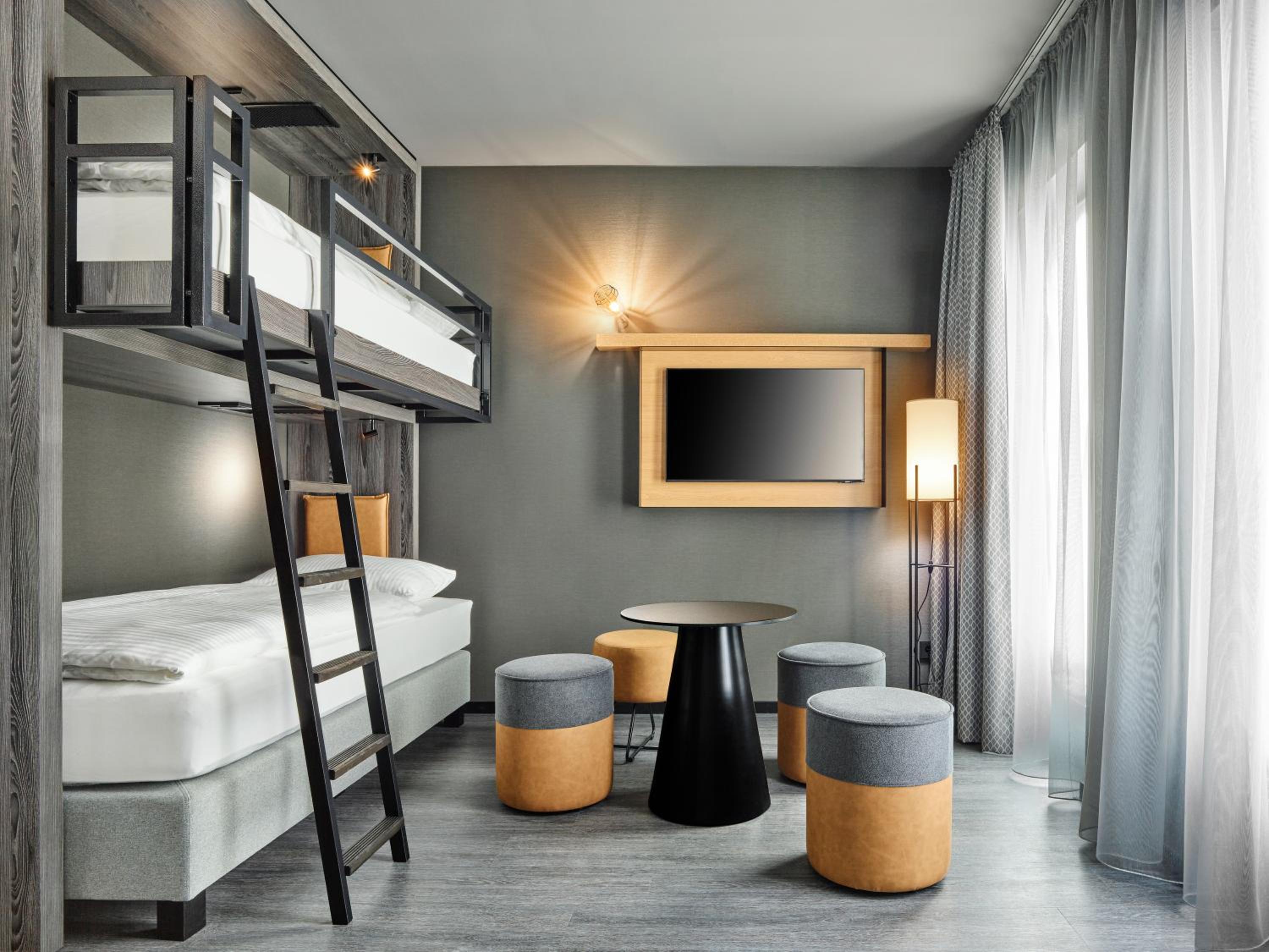 غرفة رباعية، H2 Hotel Saarbrucken 2/10