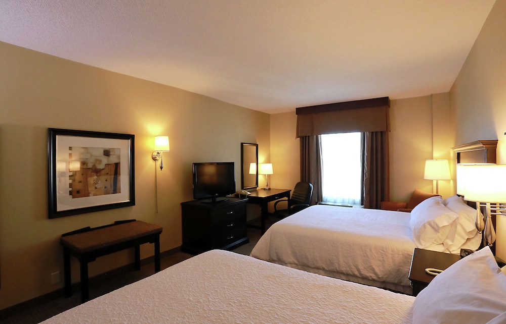 Hampton Inn and Suites by Hilton Laval 17/71