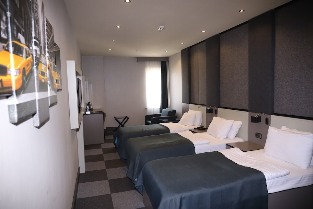 غرفة ديلوكس عائلية بسرير كينج وسرير فردي، Tryp By Wyndham Istanbul Sancaktepe 7/10