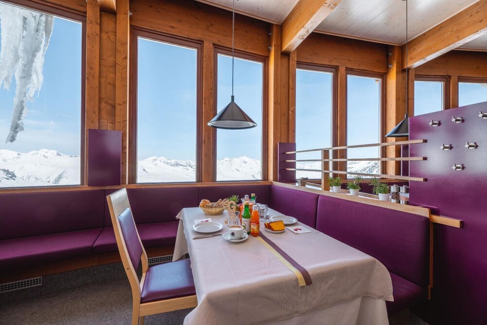 Glacier Hotel Grawand 36/62