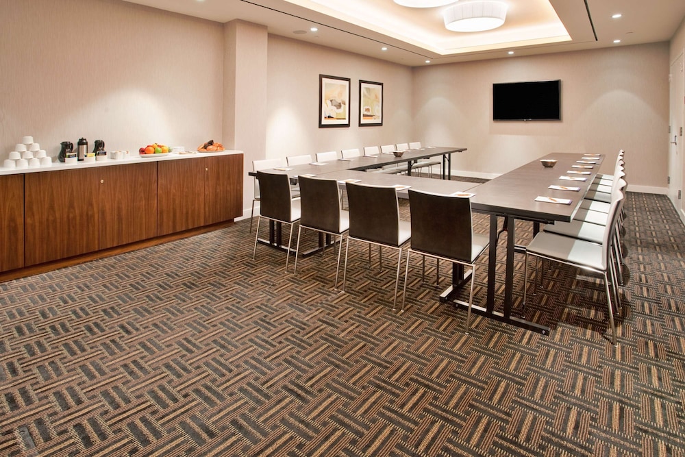 Hilton Garden Inn New York/Central Park South-Midtown West 43/43