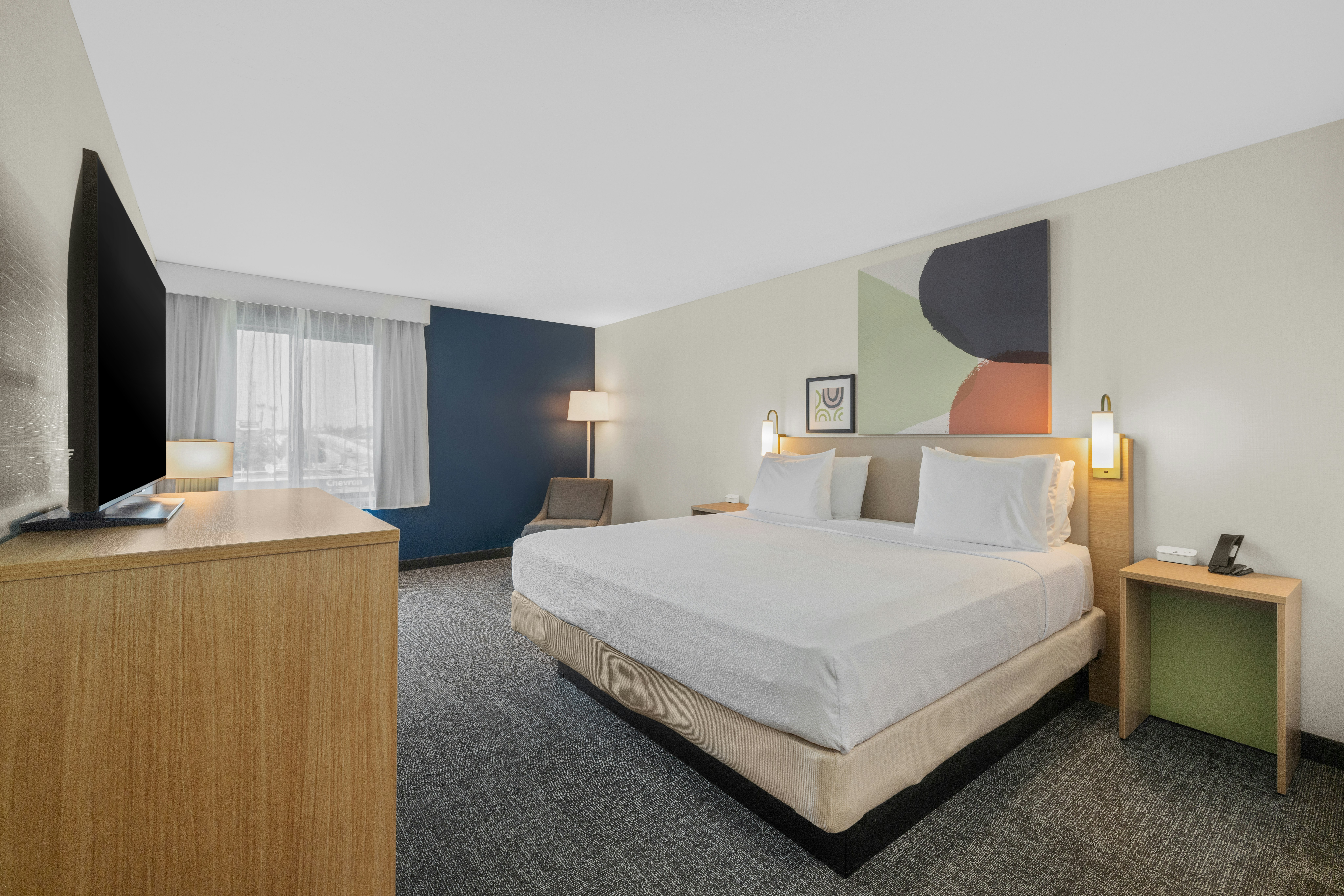 ROOM, KING BED