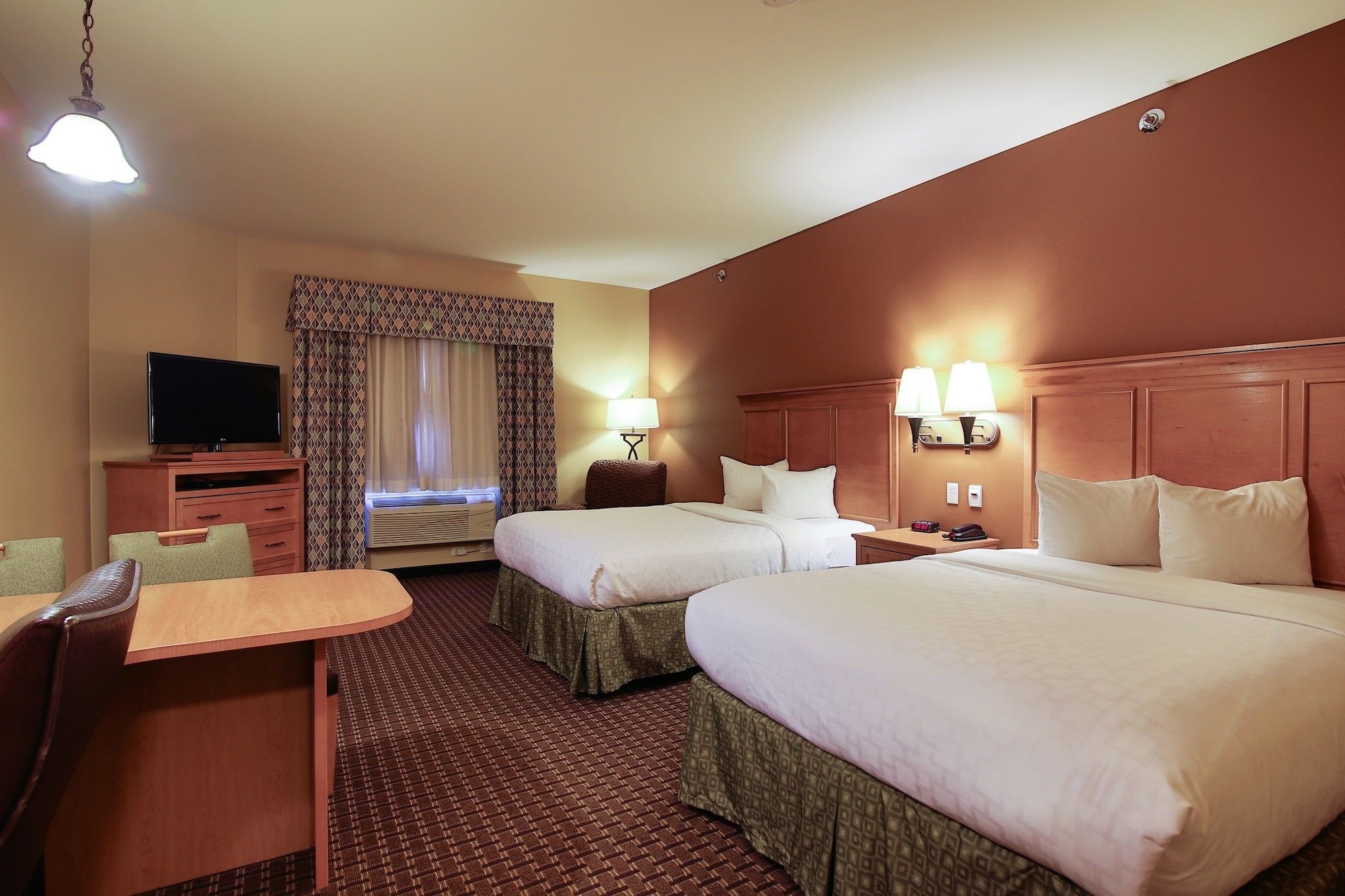 Deluxe, 2 Queen Beds
