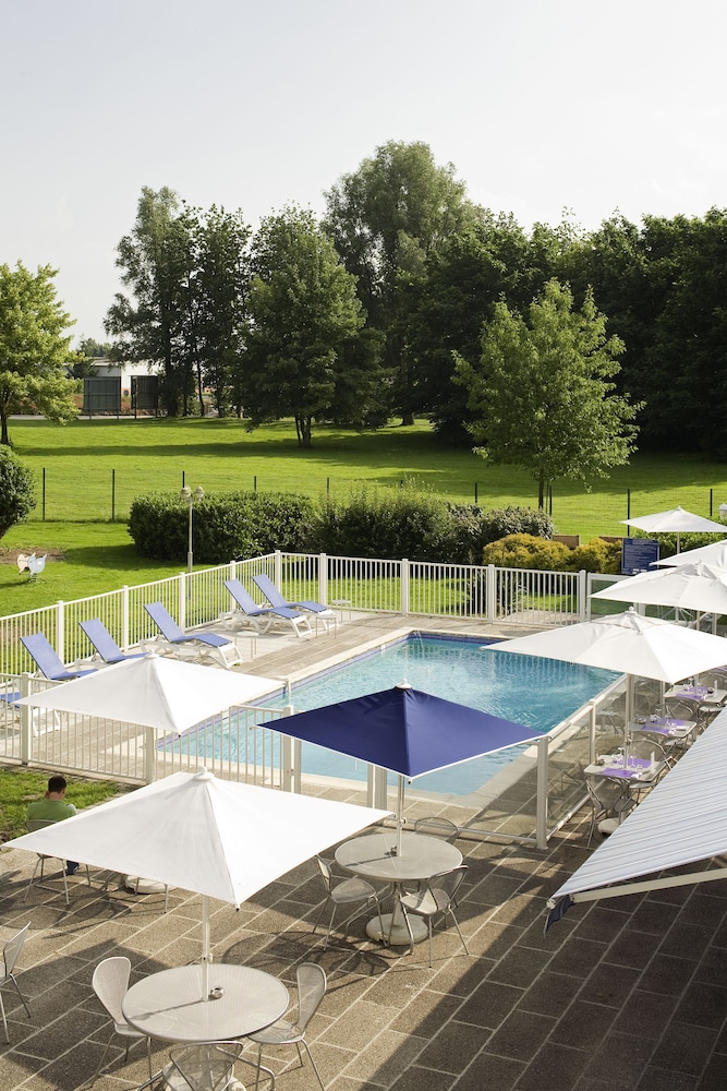 NOVOTEL VALENCIENNES AERODROME 24/48