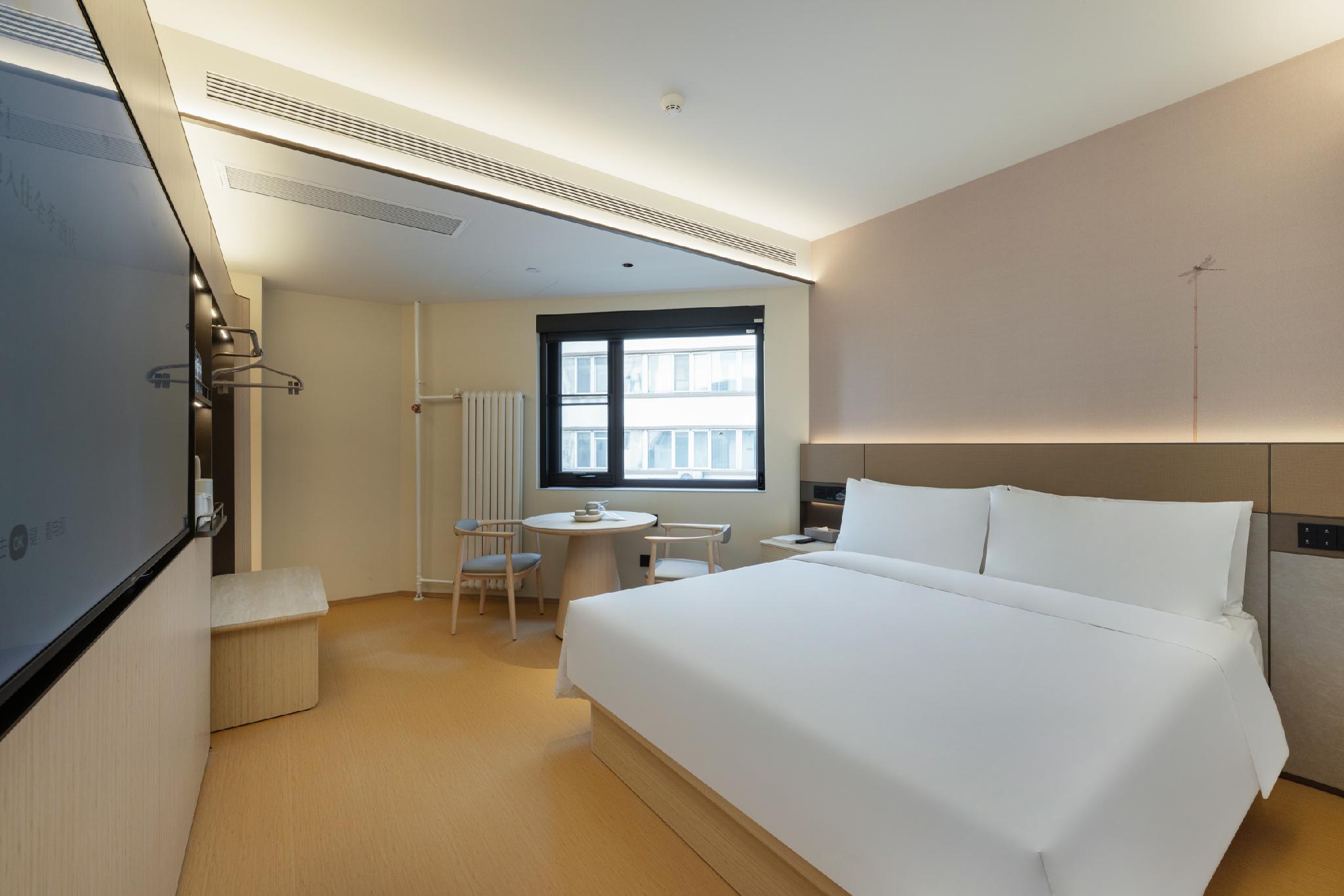Business, Queen Bed