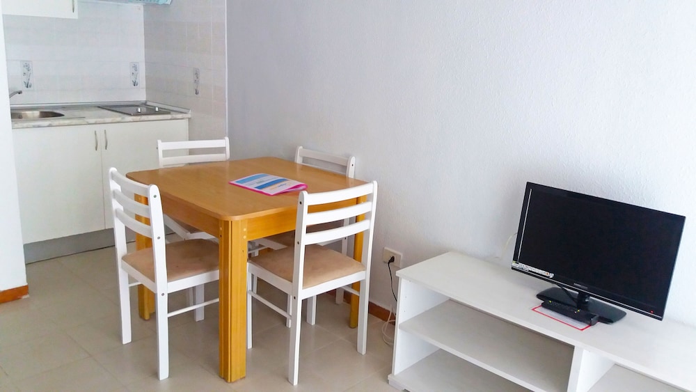APARTAMENTOS BERNAT PIE DE PLAYA 3000 54/68