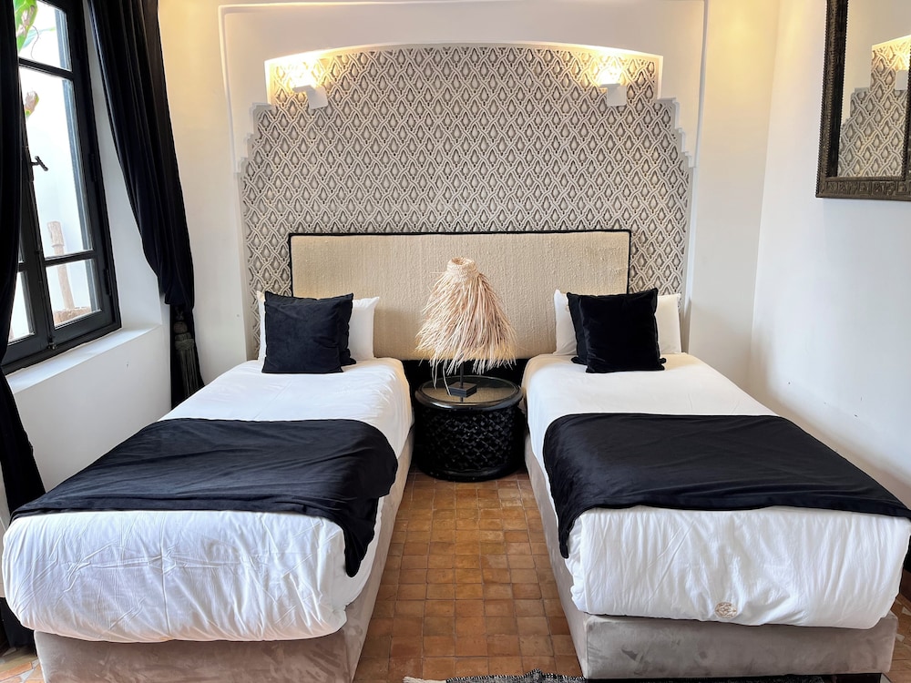 RIAD AL RIMAL 12/50