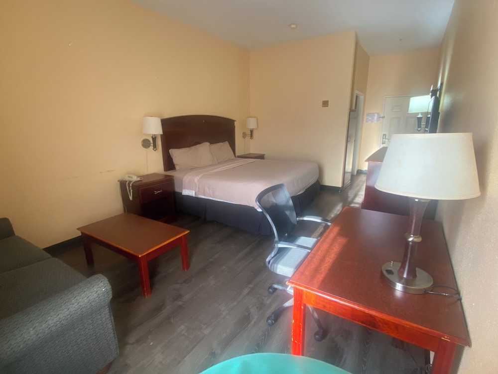 Executive Inn 16/33