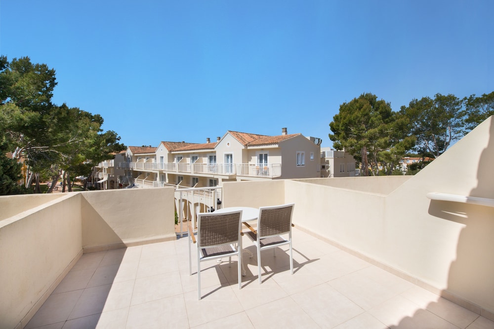 Iberostar Waves Club Cala Barca 21/50