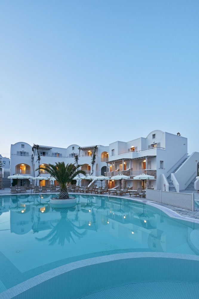 Aegean Plaza Hotel in SANTORINI