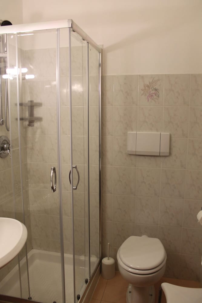 ALBERGO PARADISO 34/39