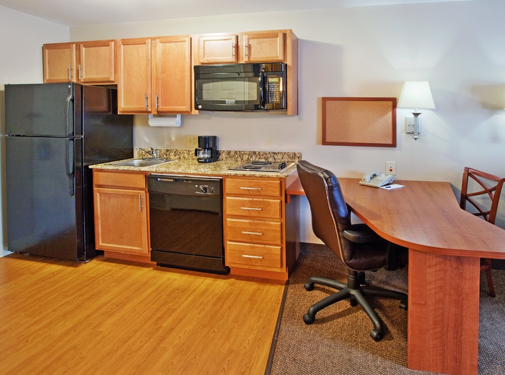 Candlewood Suites Columbus Fort Benning 67/75