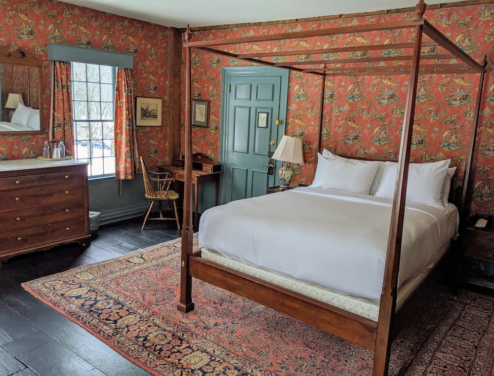 Inns At The Equinox 23/80