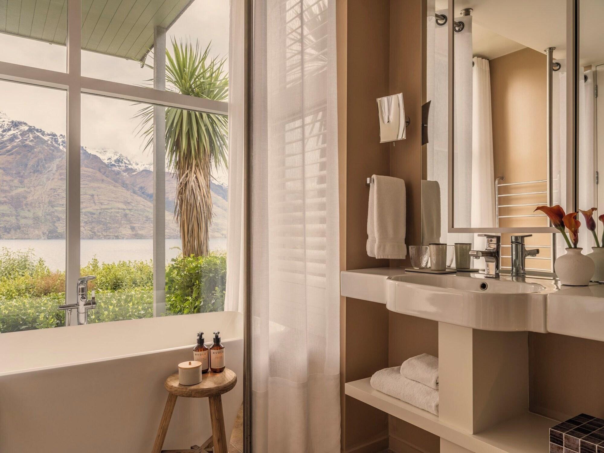Grand, Suite, Villa, Lake View