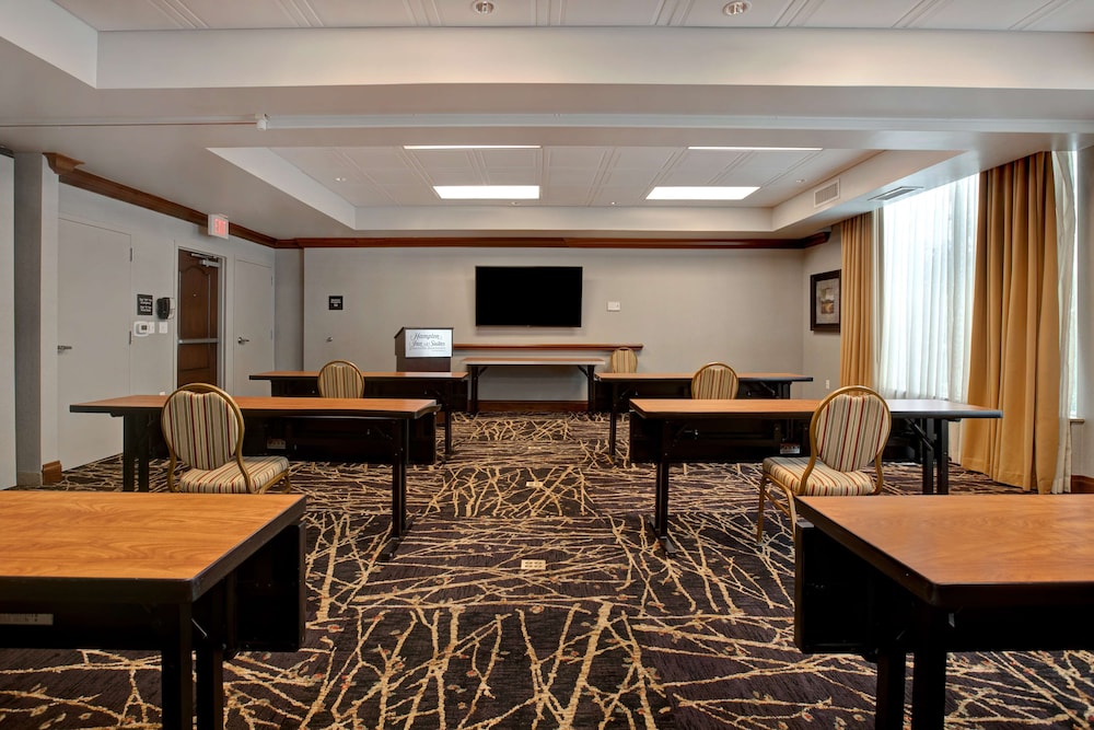 Hampton Inn & Suites Greenville Downtown RiverPlace 50/52