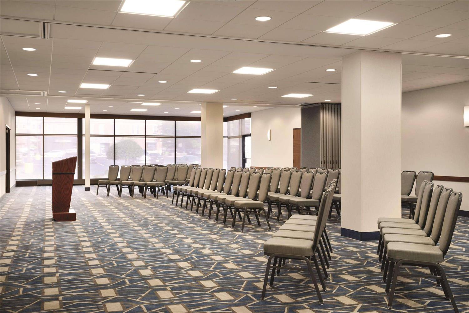 Radisson Hotel La Crosse 58/63