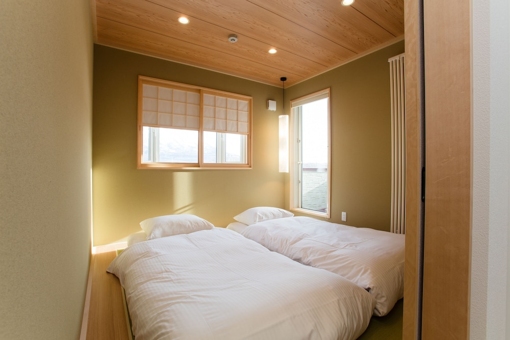 Bliss Lodging 12/44