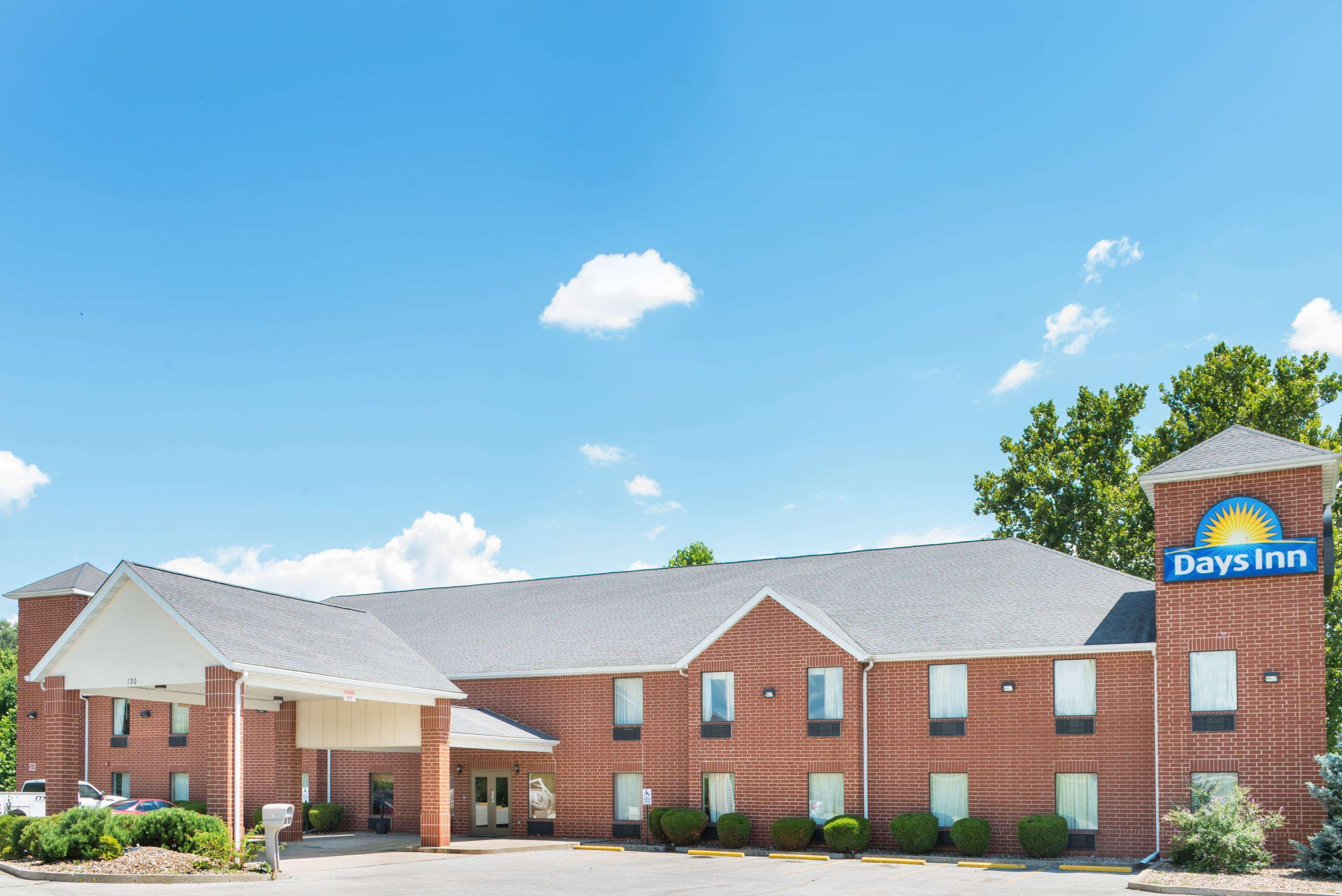 Days Inn By Wyndham St Peters/St Charles 2/28
