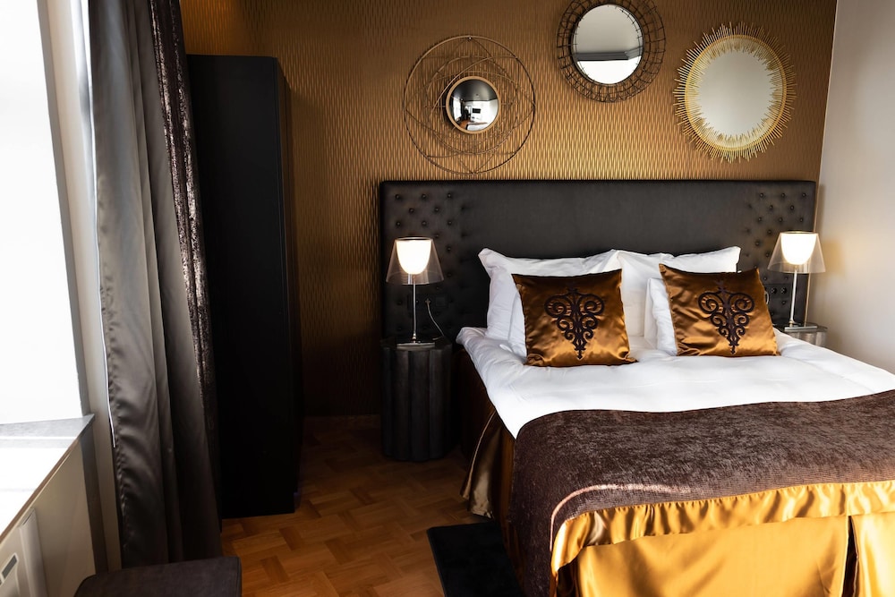 SUITE, DOUBLE BED, SOFA, CORNER