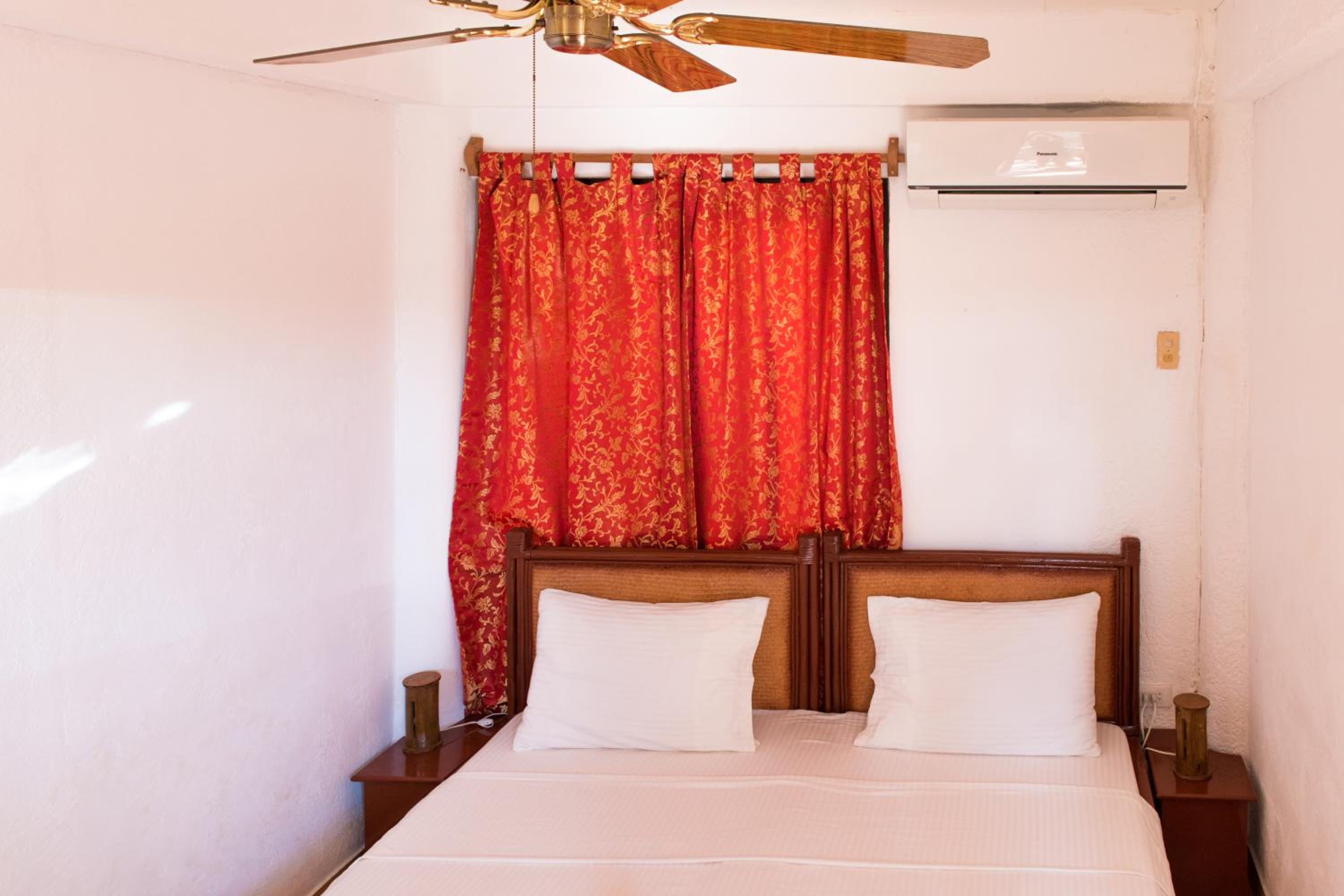 غرفة قياسية بسرير كينج، Alona Vida Beach Resort 4/10