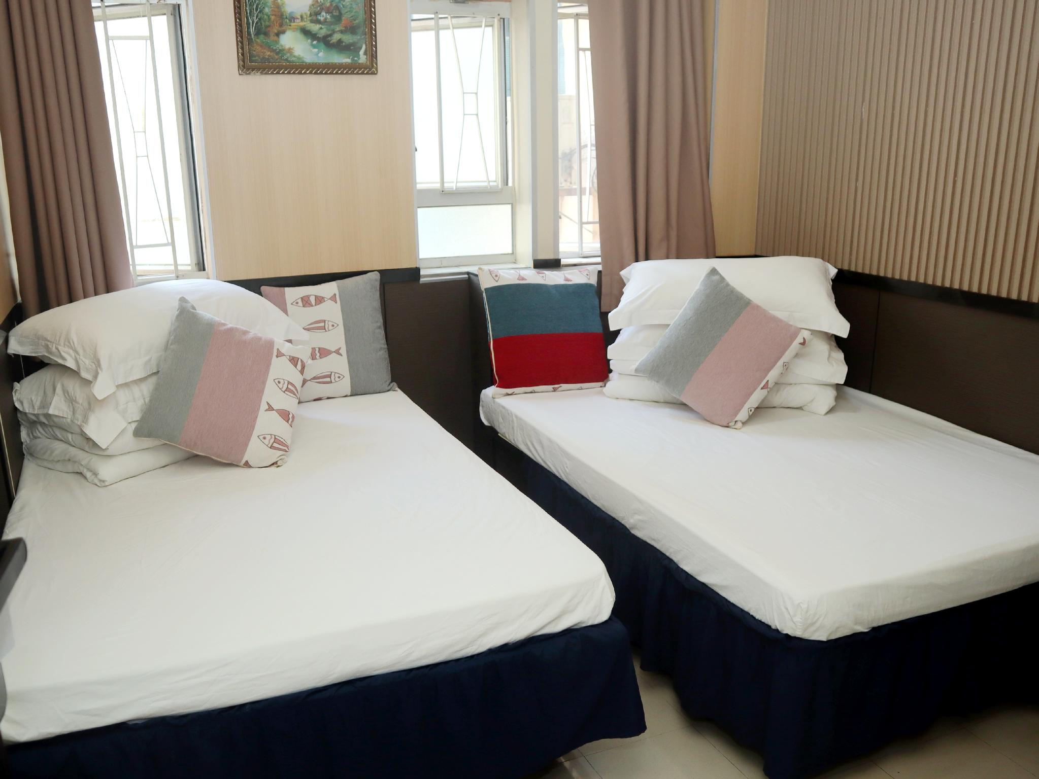 Room, Quadruple