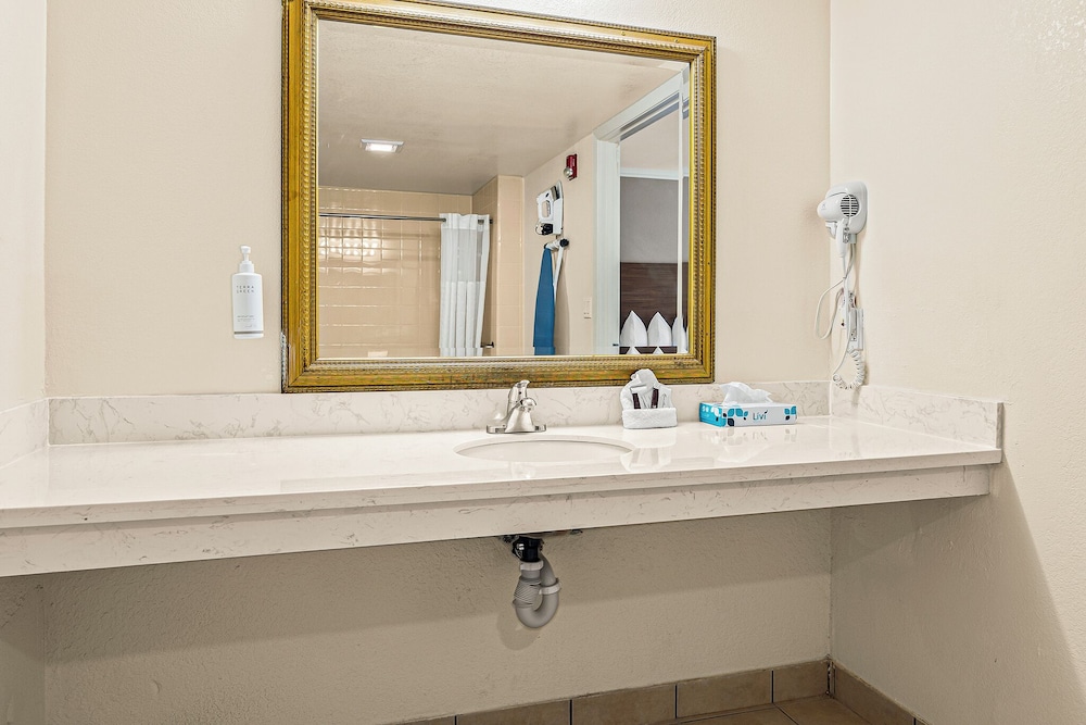 Heritage Inn Express Roseville 51/51