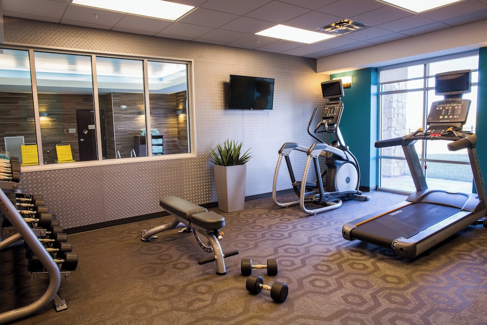 Fairfield Inn And Suites By Marriott Lincoln Southeast 40/64