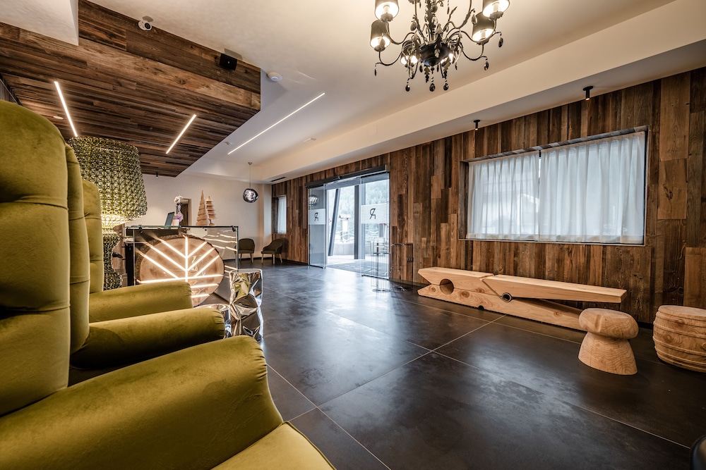 Hotel Palace Ravelli 62/83