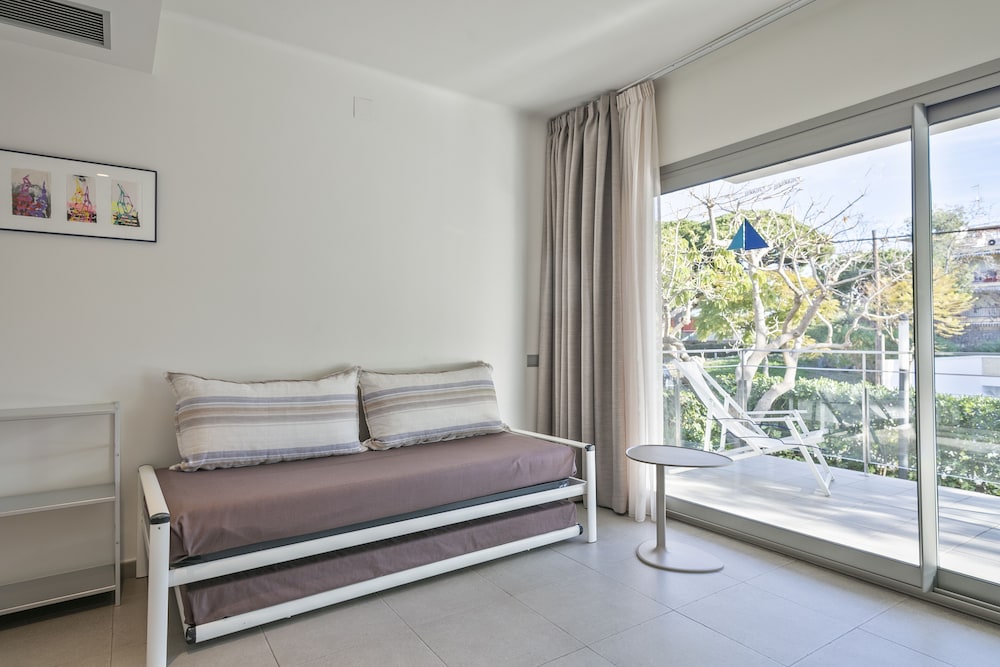 Castellmar Apartments 16/57