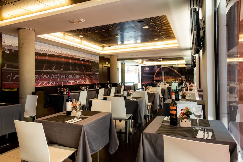 Hotel Tach Madrid Airport 38/59