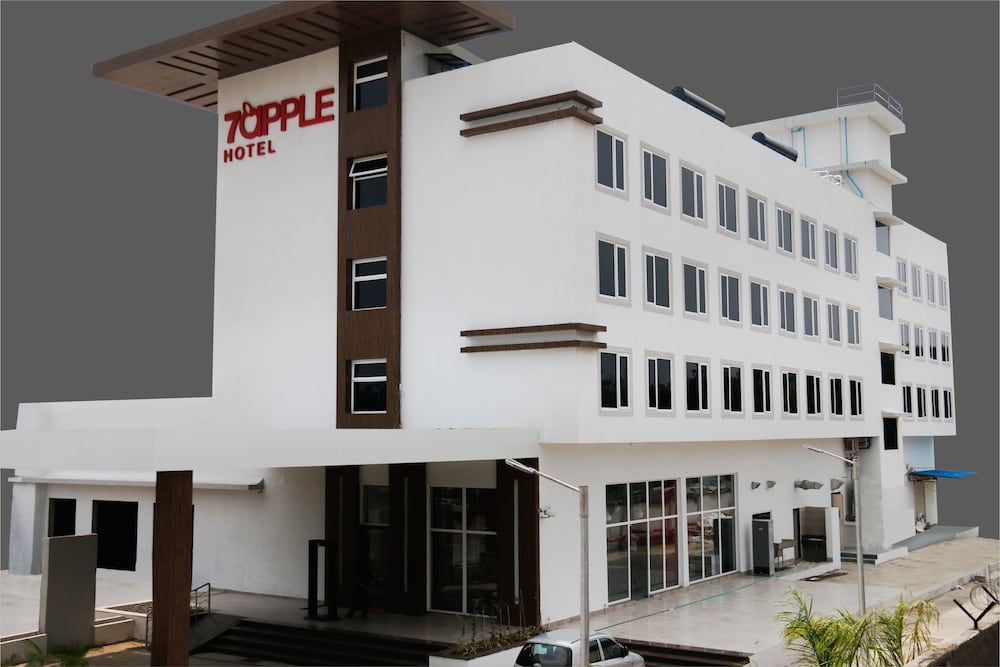 7 Apple Hotel in VADODARA