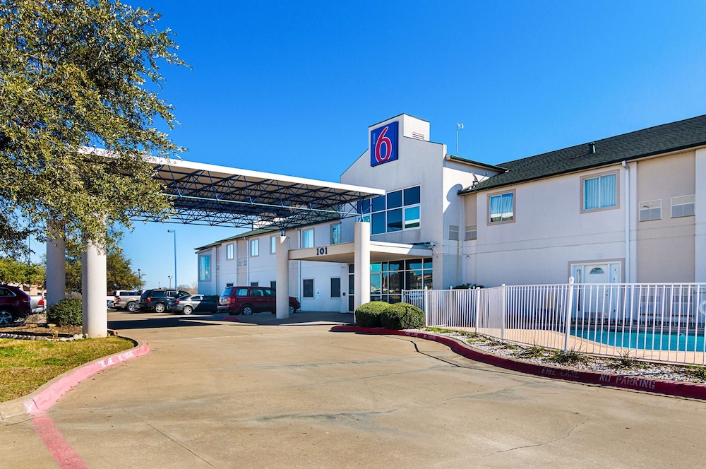 Motel6 Terrell, TX 42/58