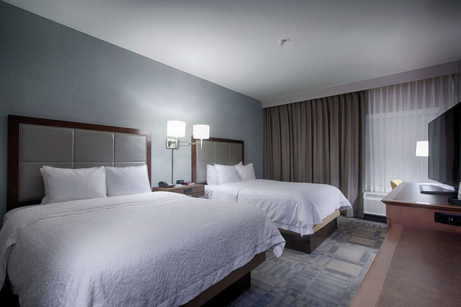 Room, Queen Bed, Bathtub