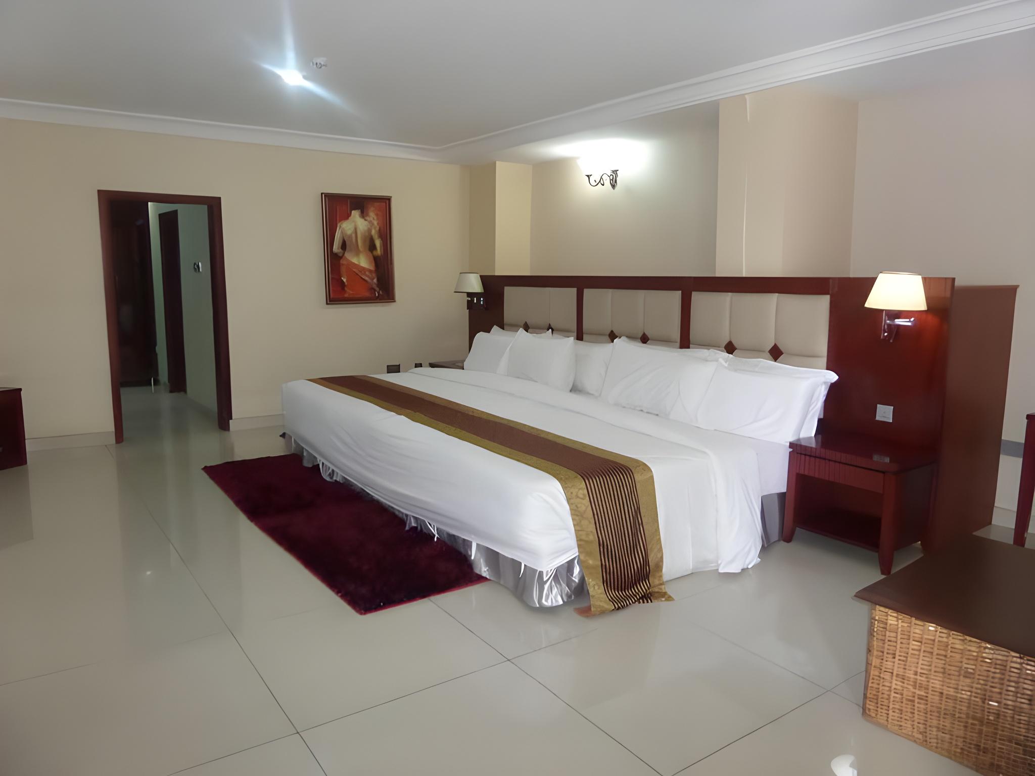 Ambassador, Suite