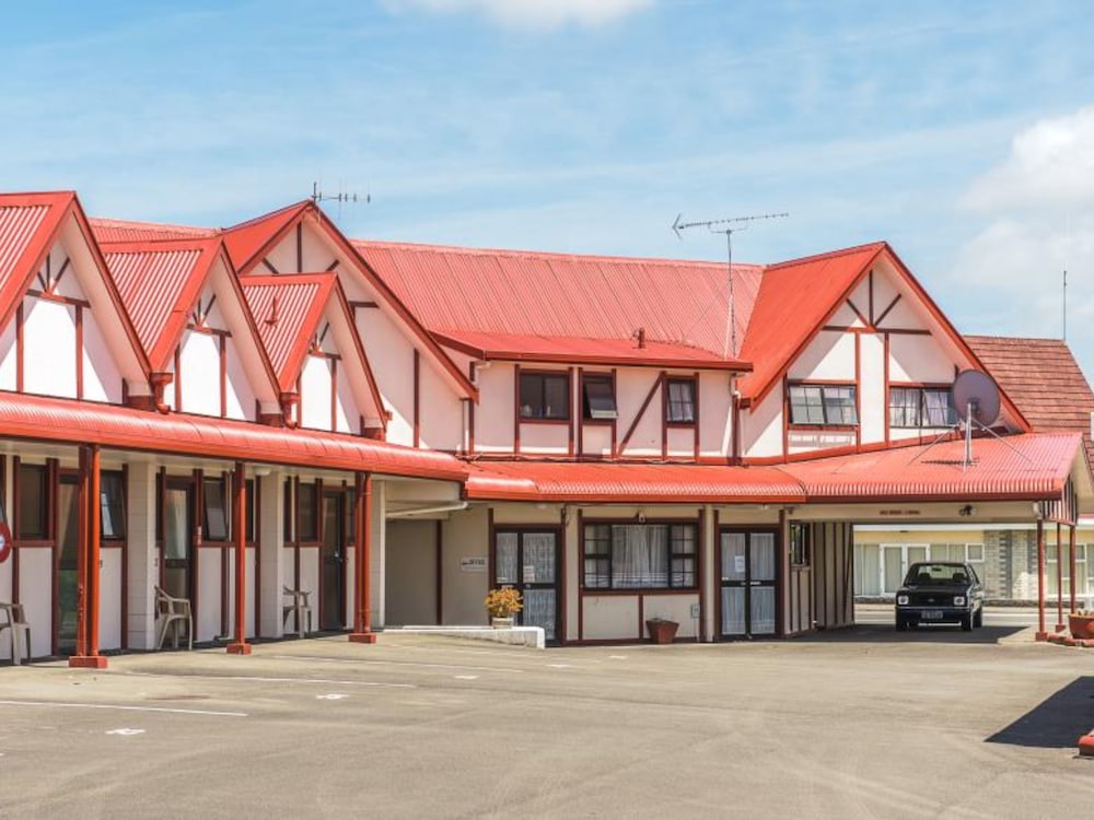 BURWOOD MANOR MOTEL 7/50