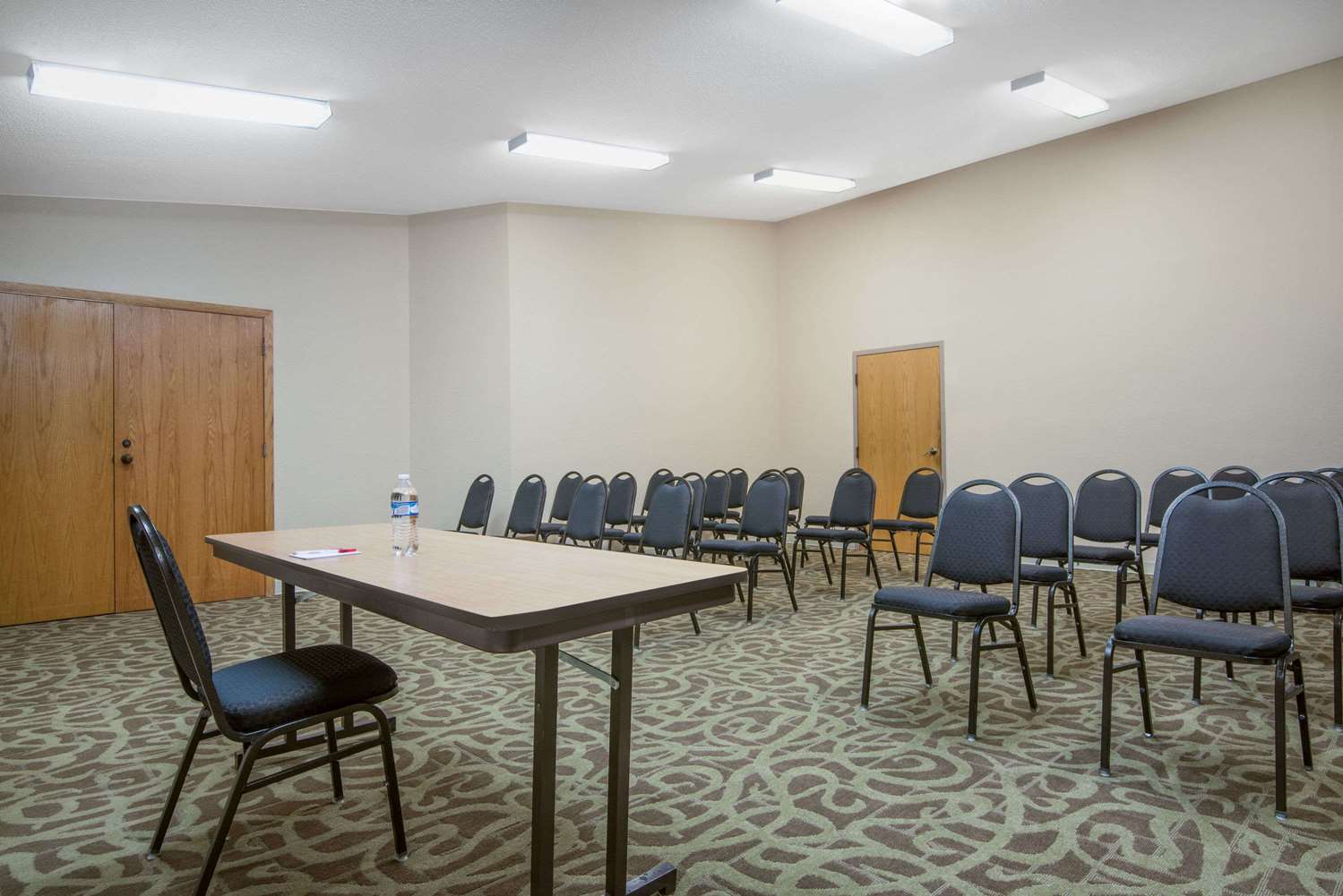 Ramada by Wyndham Columbus North 30/39