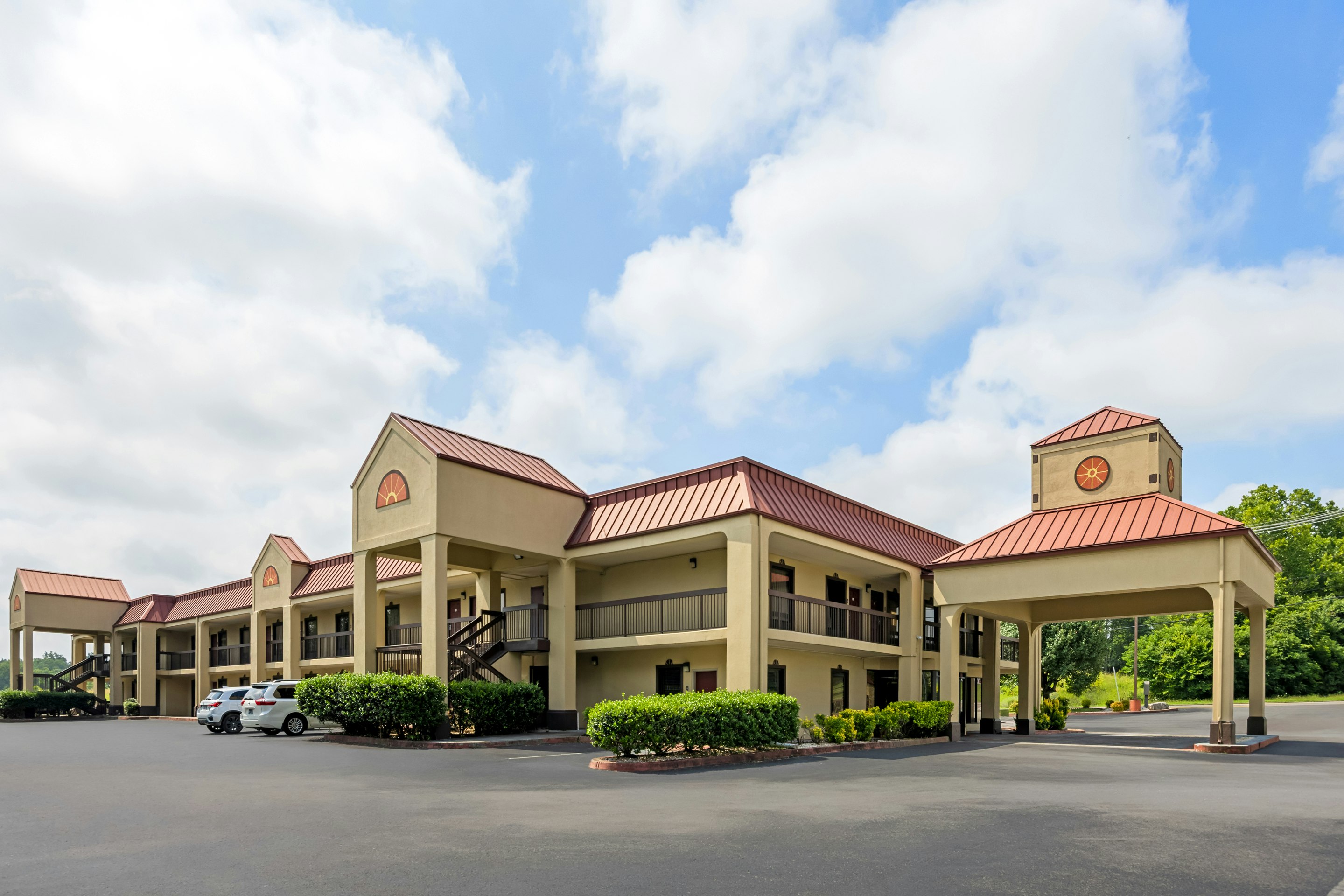 Red Roof Inn & Suites Clinton 37/41
