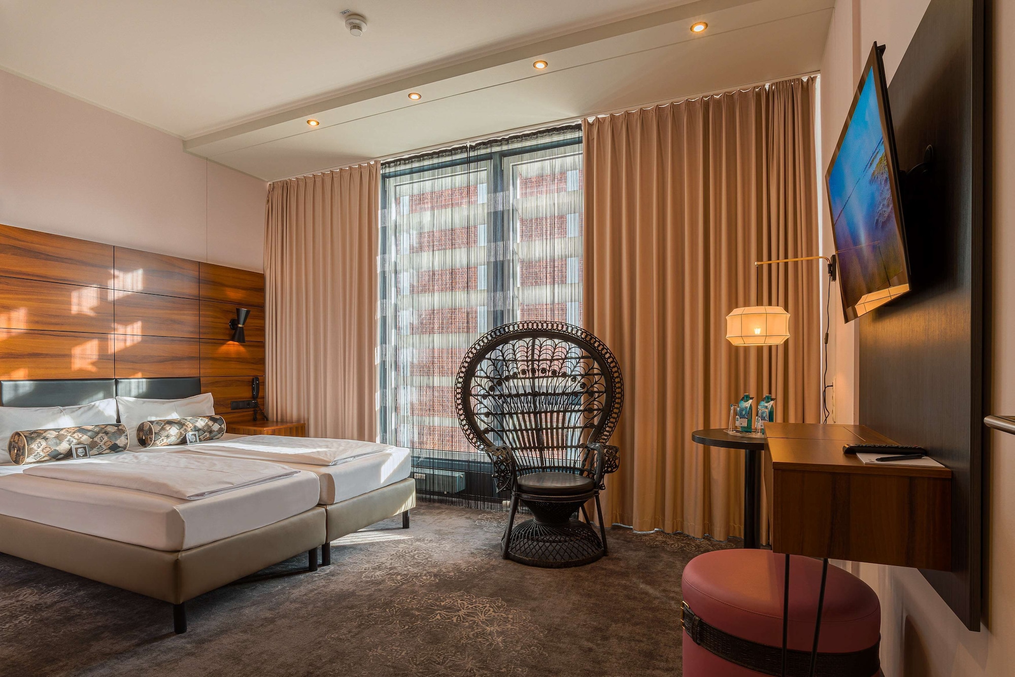 SUPERIOR, DOUBLE BED