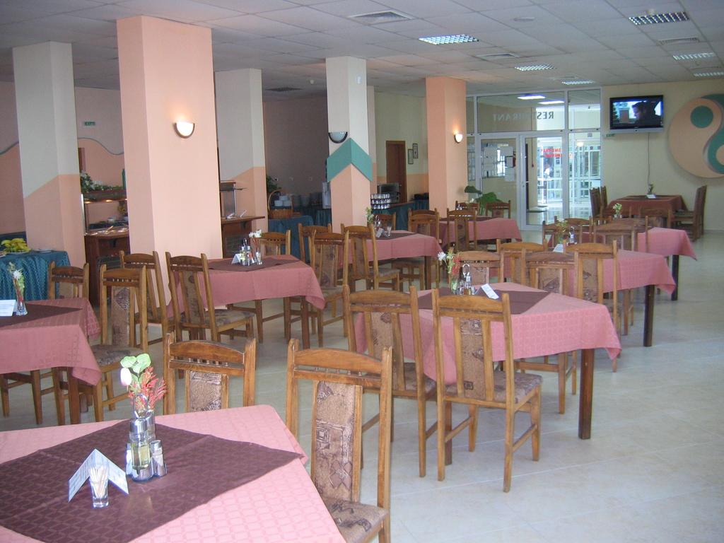 Flamingo Beach Hotel 47/63