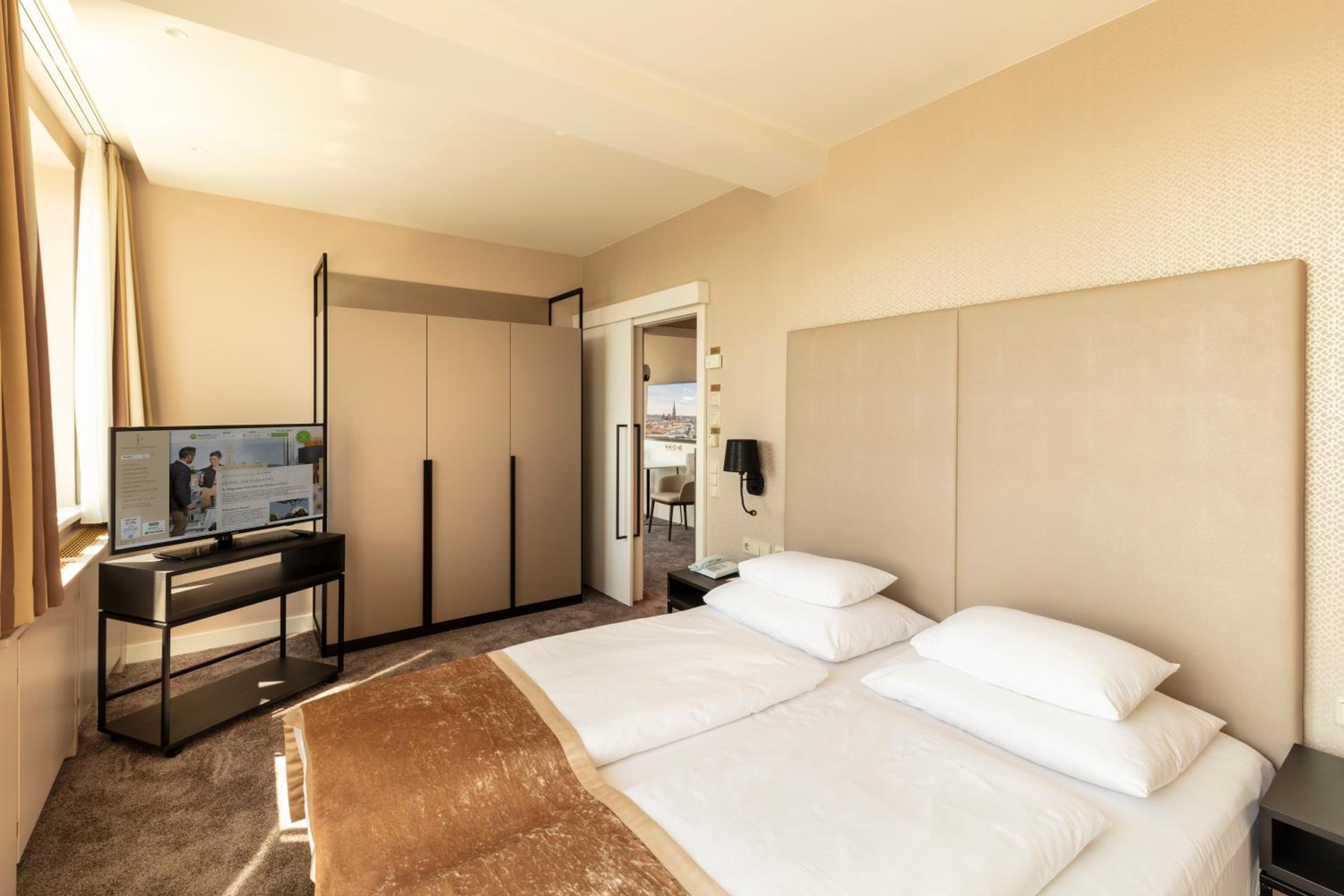 Suite, Cathedral View