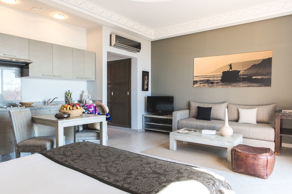 Paradis Plage Surf Yoga Spa Resort 58/83