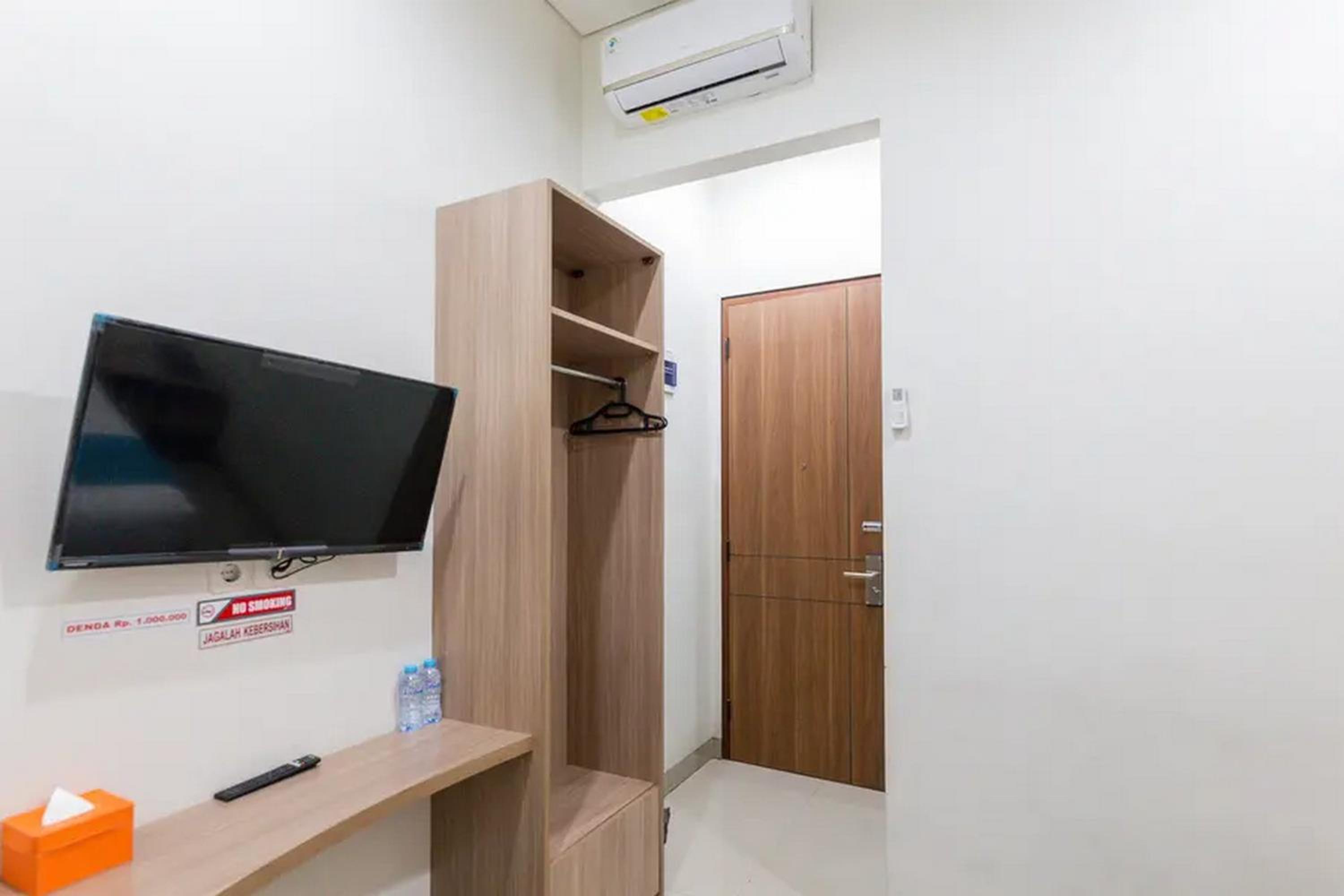 Sans Hotel Rajawali Surabaya 20/68