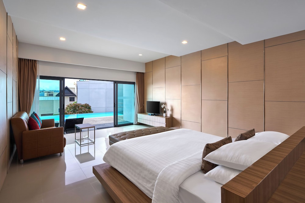 Patong Bay Hill Resort 16/70